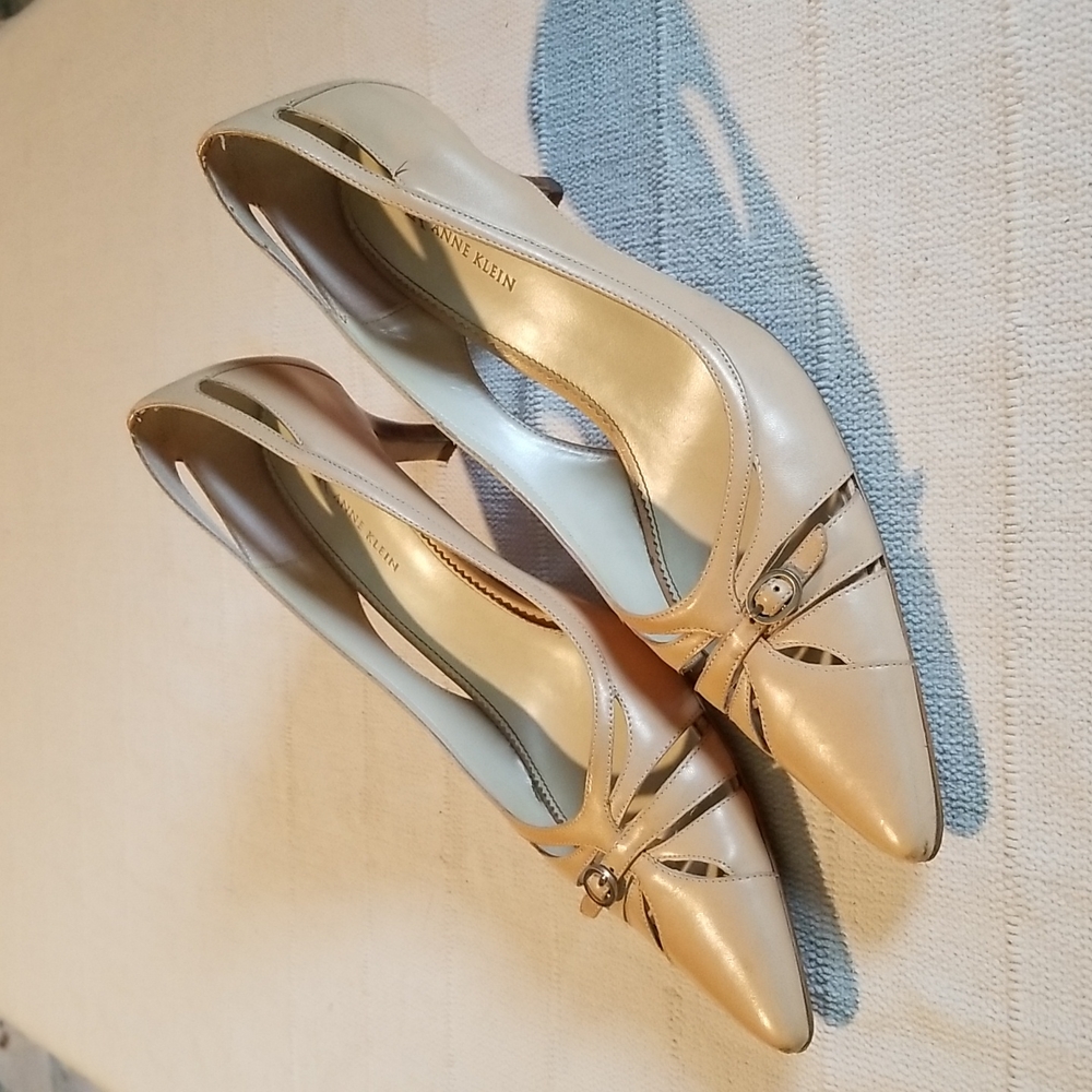 Anne Klein Tan Cutout Kitten Heels